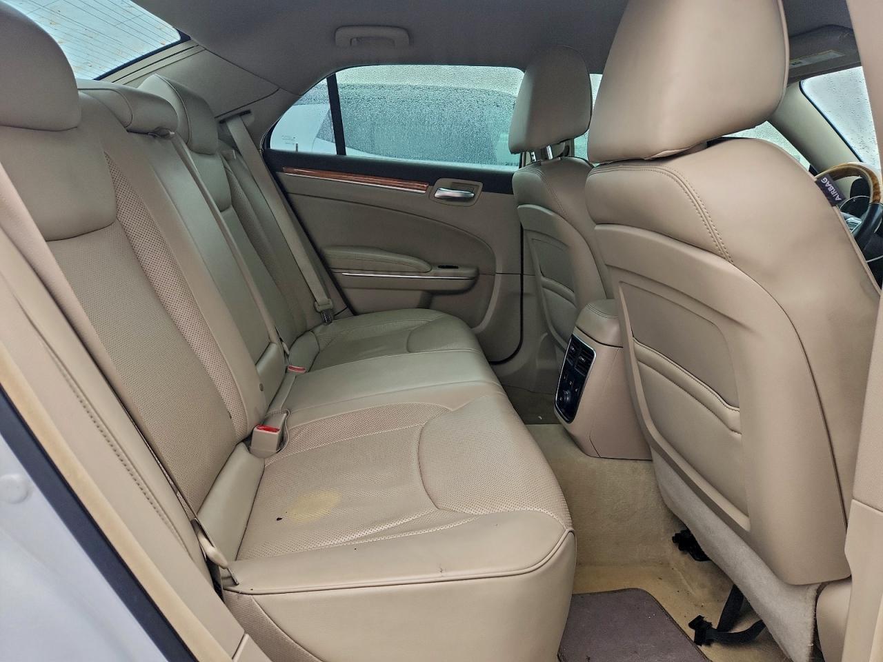 2013 CHRYSLER 300C photo 10