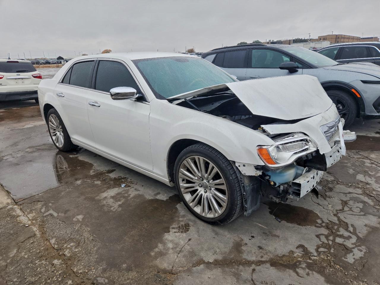2013 CHRYSLER 300C photo 4