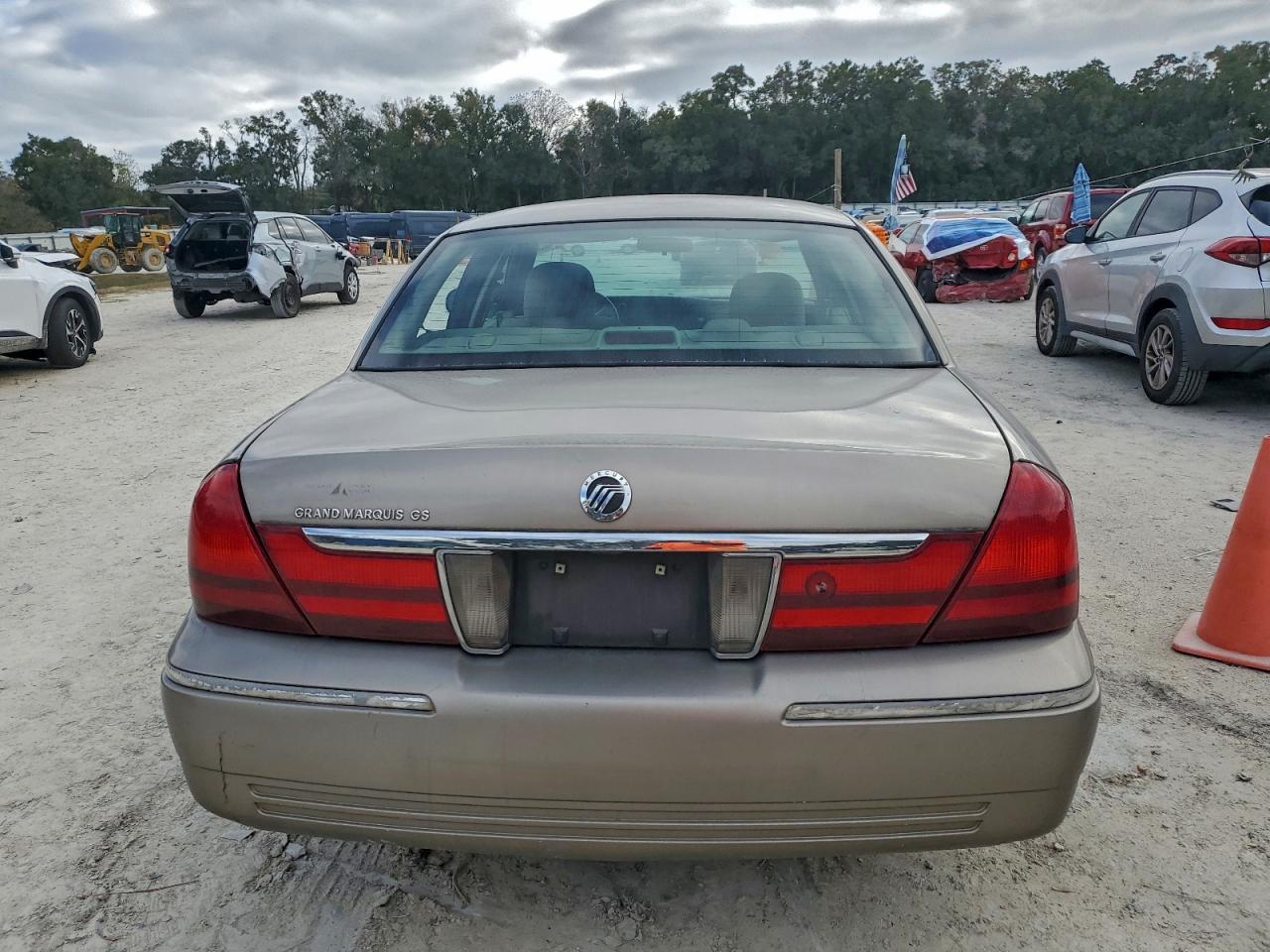 2003 MERCURY GRAND MARQUIS GS photo 6