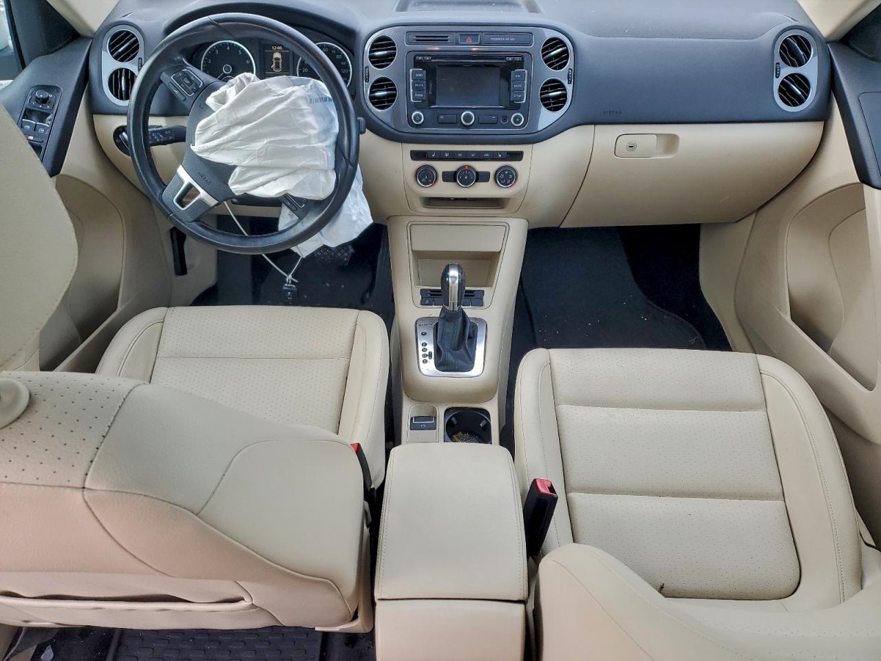 2013 VOLKSWAGEN TIGUAN S photo 8