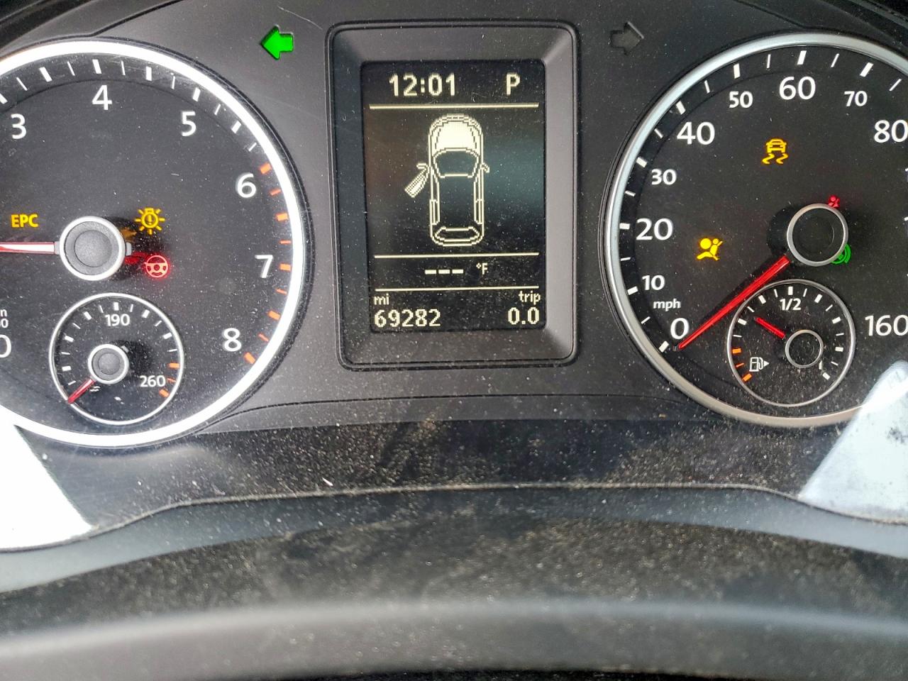 2013 VOLKSWAGEN TIGUAN S photo 9
