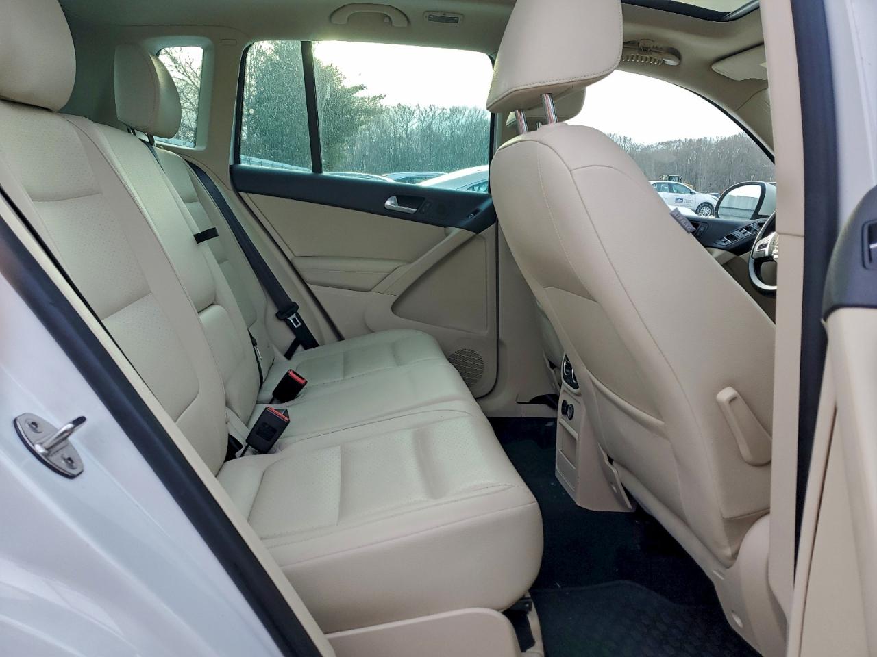 2013 VOLKSWAGEN TIGUAN S photo 11