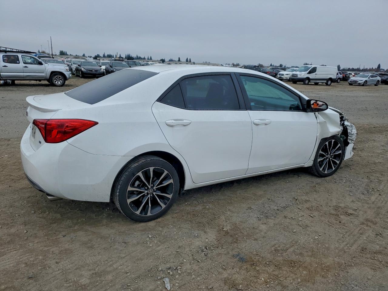 2019 TOYOTA COROLLA L photo 3