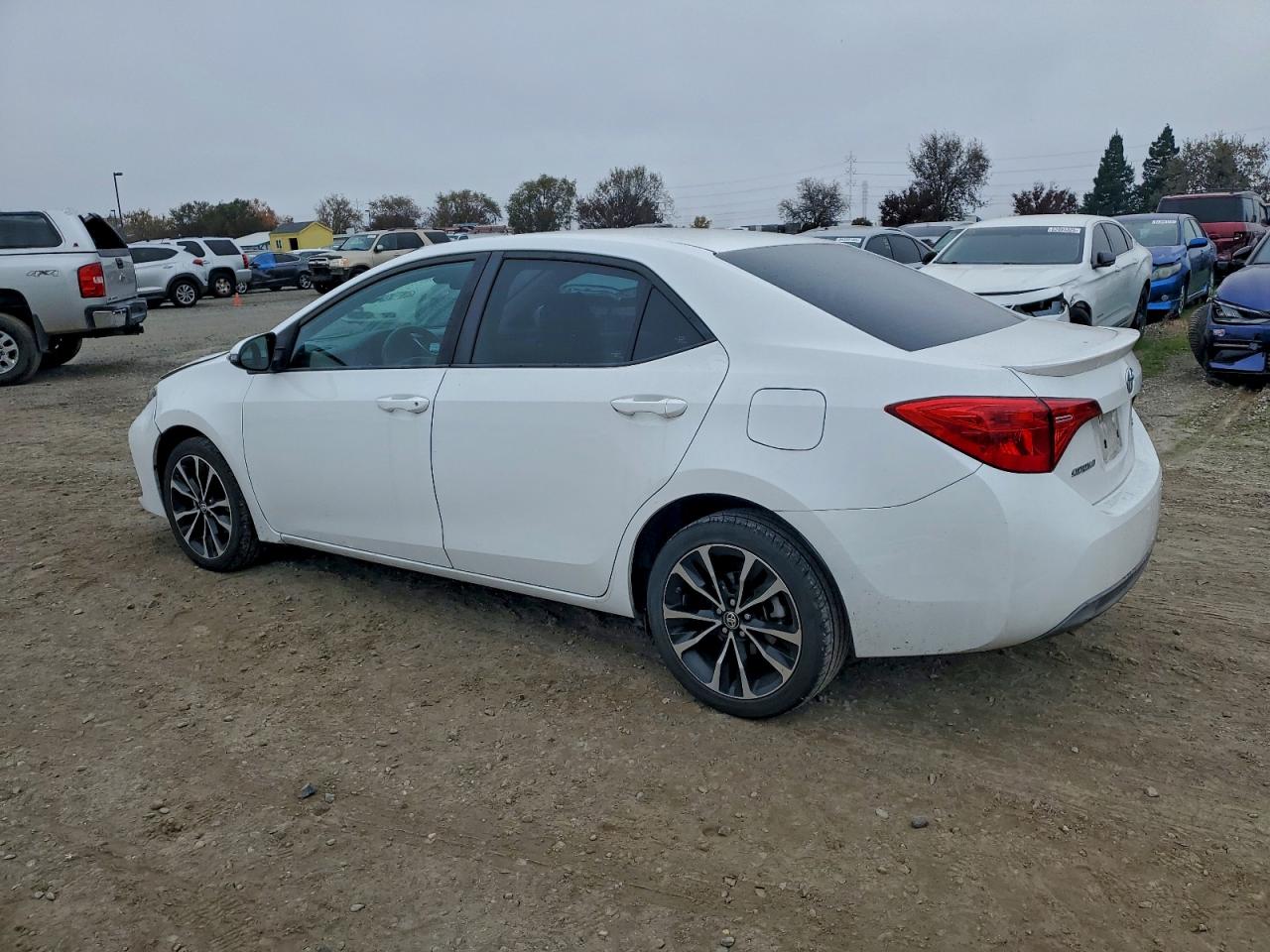 2019 TOYOTA COROLLA L photo 2