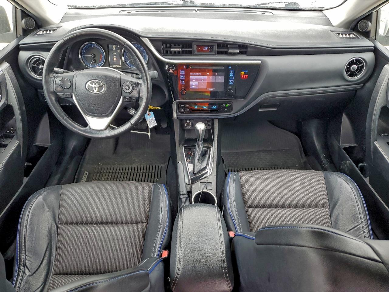 2019 TOYOTA COROLLA L photo 8