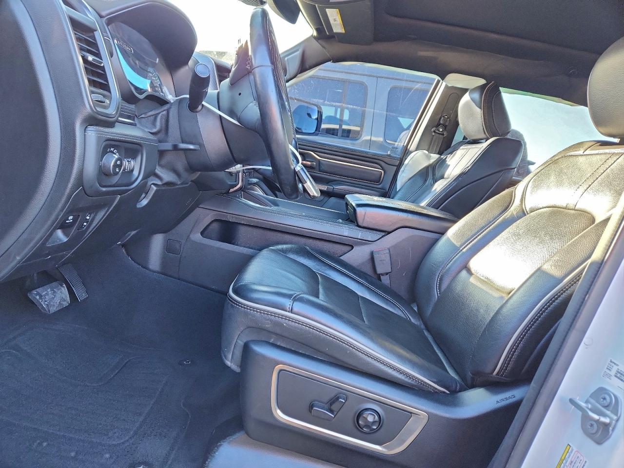 2019 RAM 1500 LIMITED photo 7