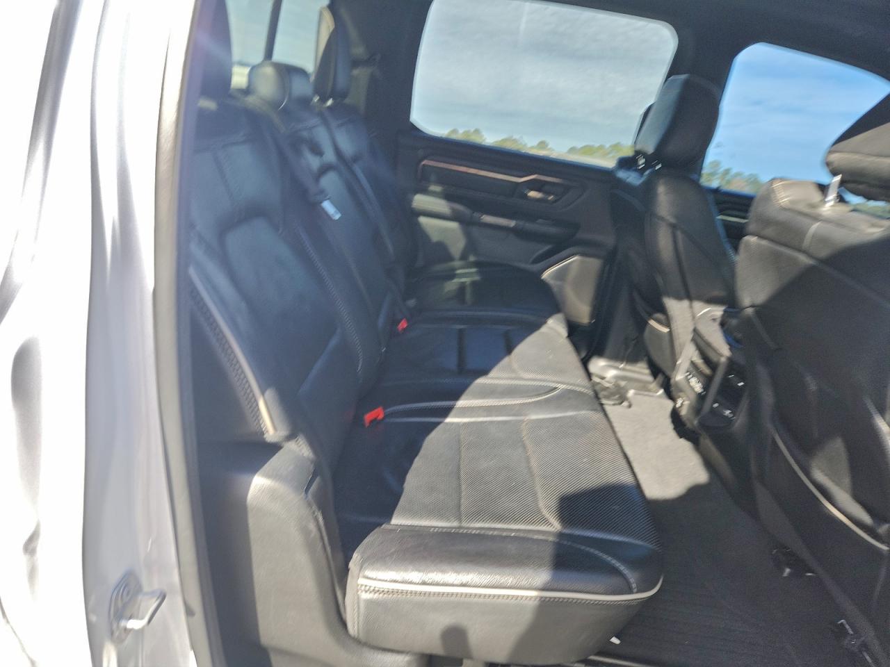 2019 RAM 1500 LIMITED photo 10