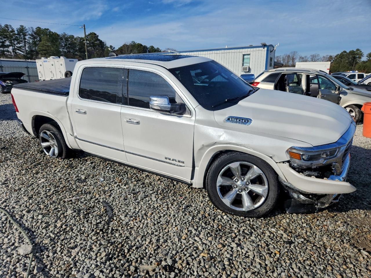 2019 RAM 1500 LIMITED photo 4