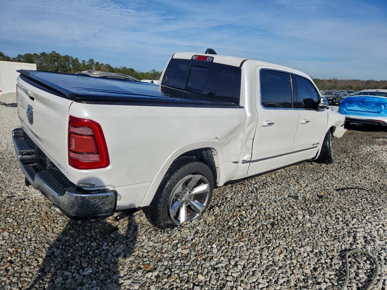 2019 RAM 1500 LIMITED photo 3