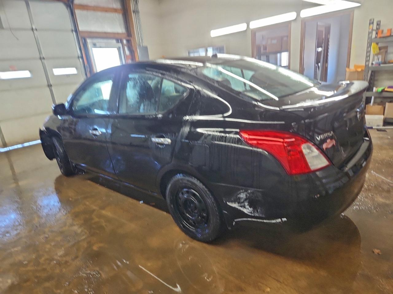 2014 NISSAN VERSA S photo 3