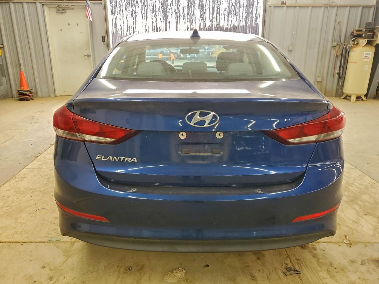 2017 HYUNDAI ELANTRA SE photo 6