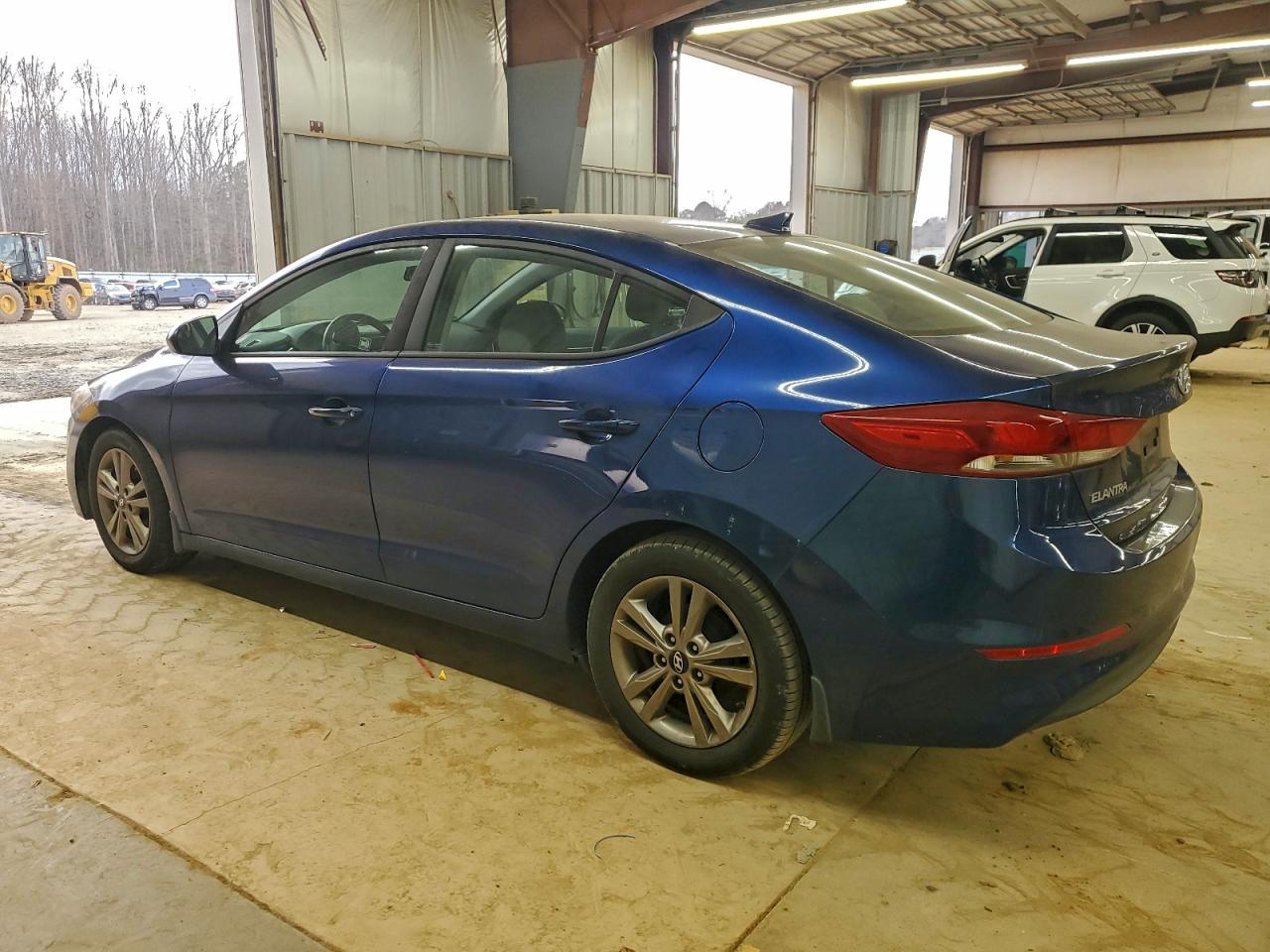 2017 HYUNDAI ELANTRA SE photo 2