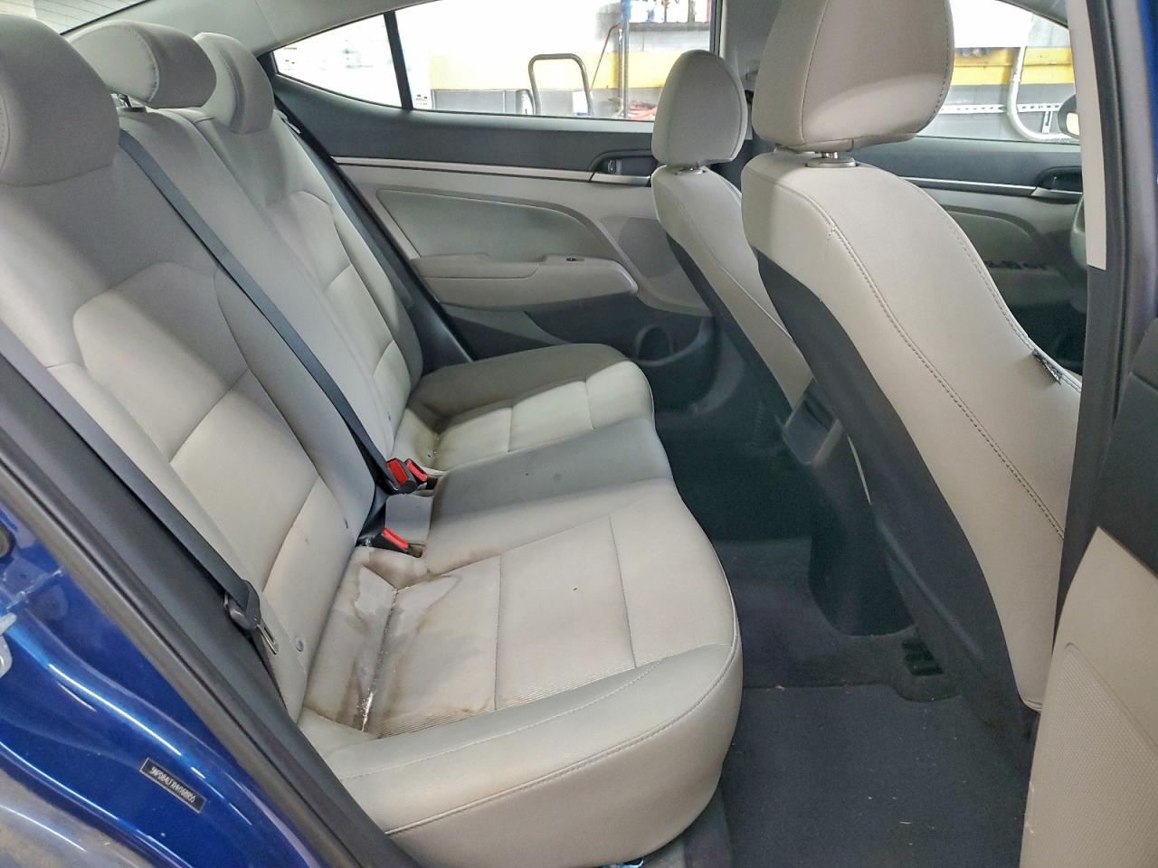 2017 HYUNDAI ELANTRA SE photo 10