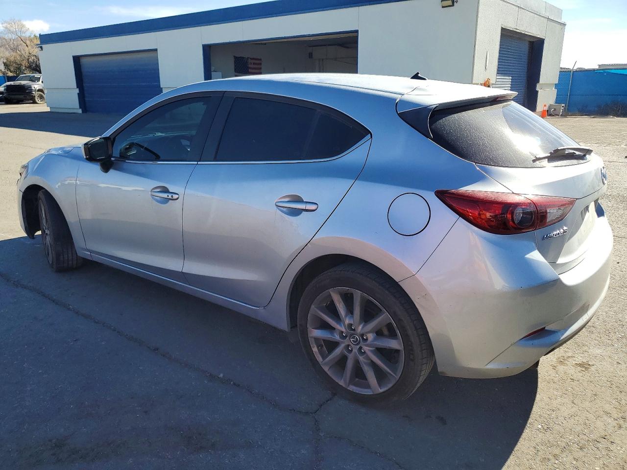 2018 MAZDA 3 TOURING photo 2