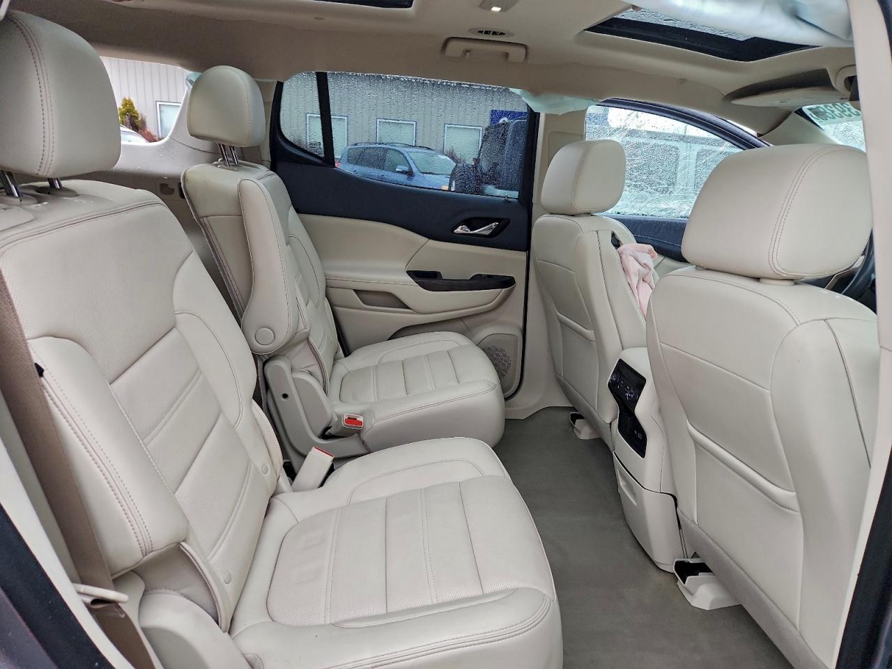2023 GMC ACADIA DENALI photo 11