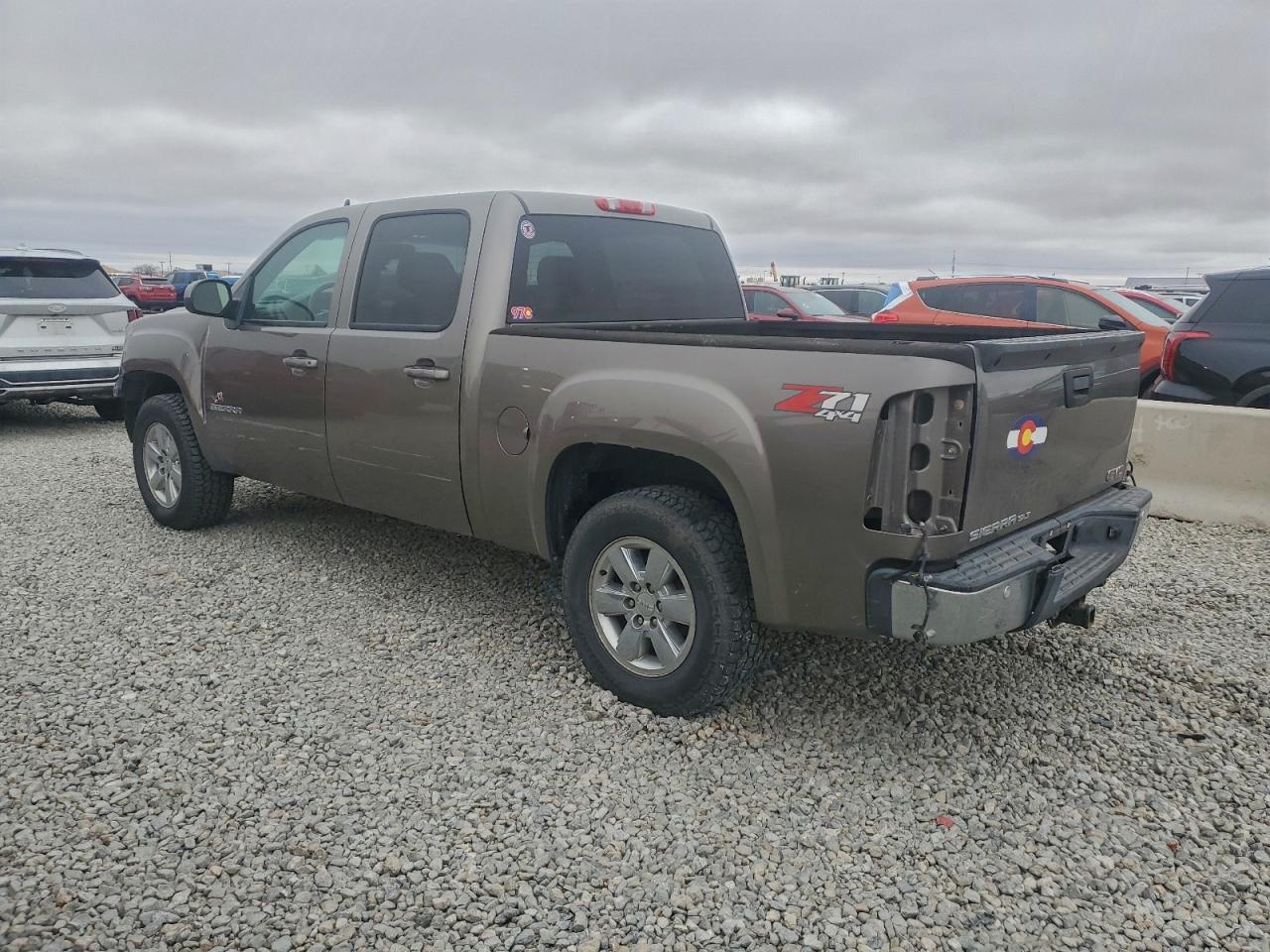 2012 GMC SIERRA K1500 SLT photo 2
