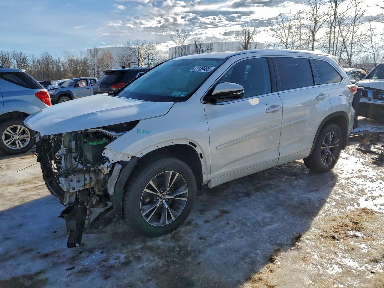 2016 TOYOTA HIGHLANDER