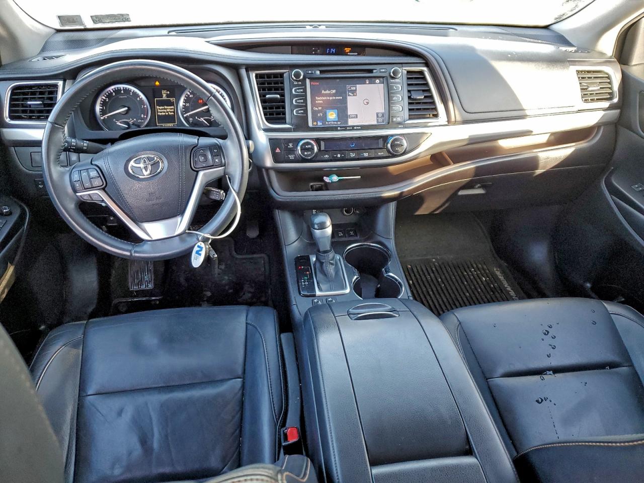 2016 TOYOTA HIGHLANDER XLE photo 8
