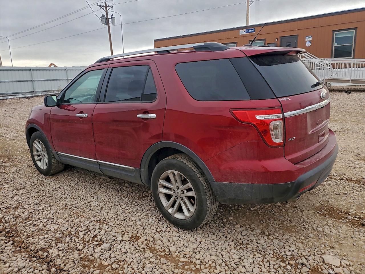 2015 FORD EXPLORER XLT photo 3