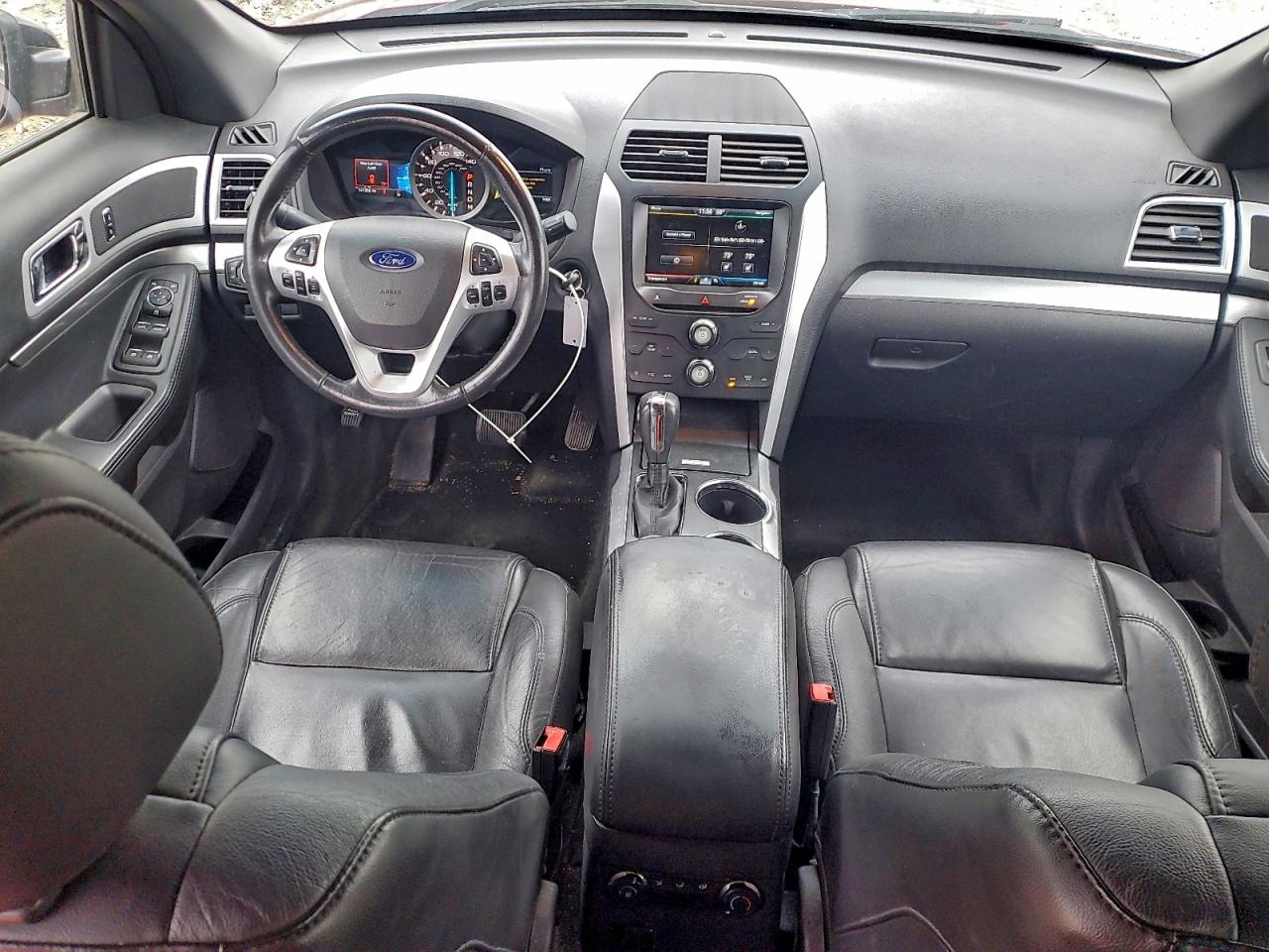 2015 FORD EXPLORER XLT photo 15