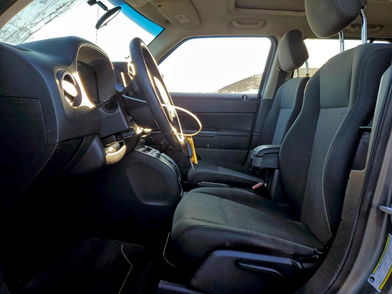 2012 JEEP PATRIOT LATITUDE photo 7