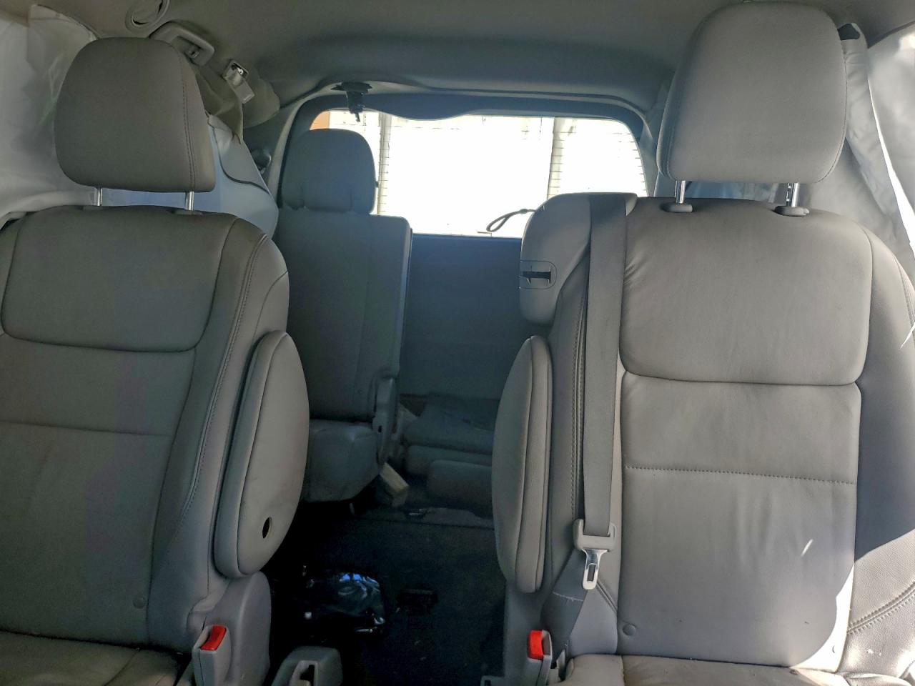 2017 TOYOTA SIENNA XLE photo 10