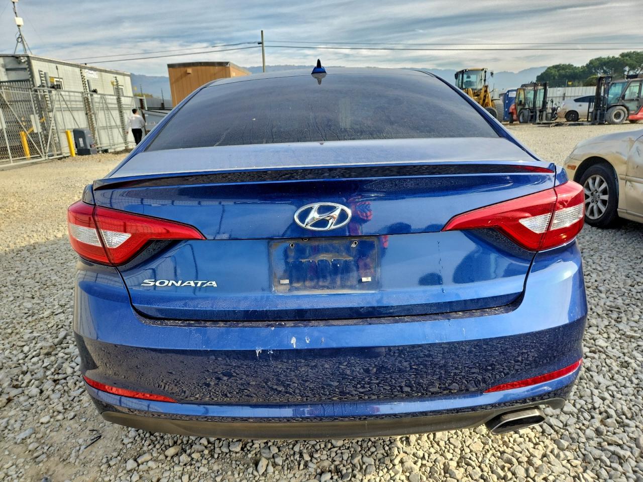 2017 HYUNDAI SONATA SE photo 16