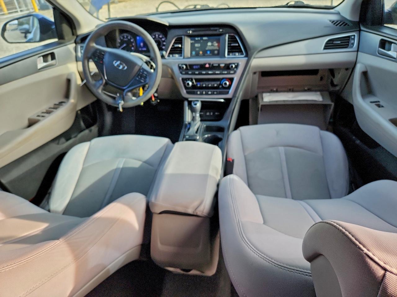 2017 HYUNDAI SONATA SE photo 22