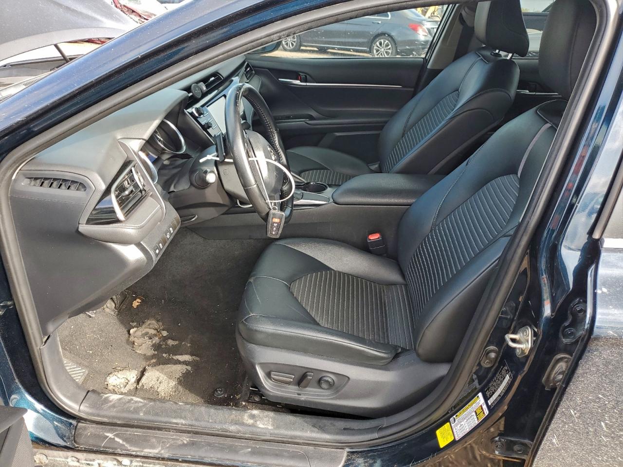 2019 TOYOTA CAMRY L photo 13