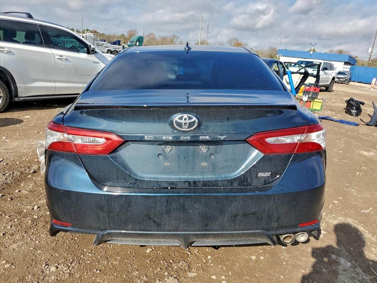 2019 TOYOTA CAMRY L photo 11