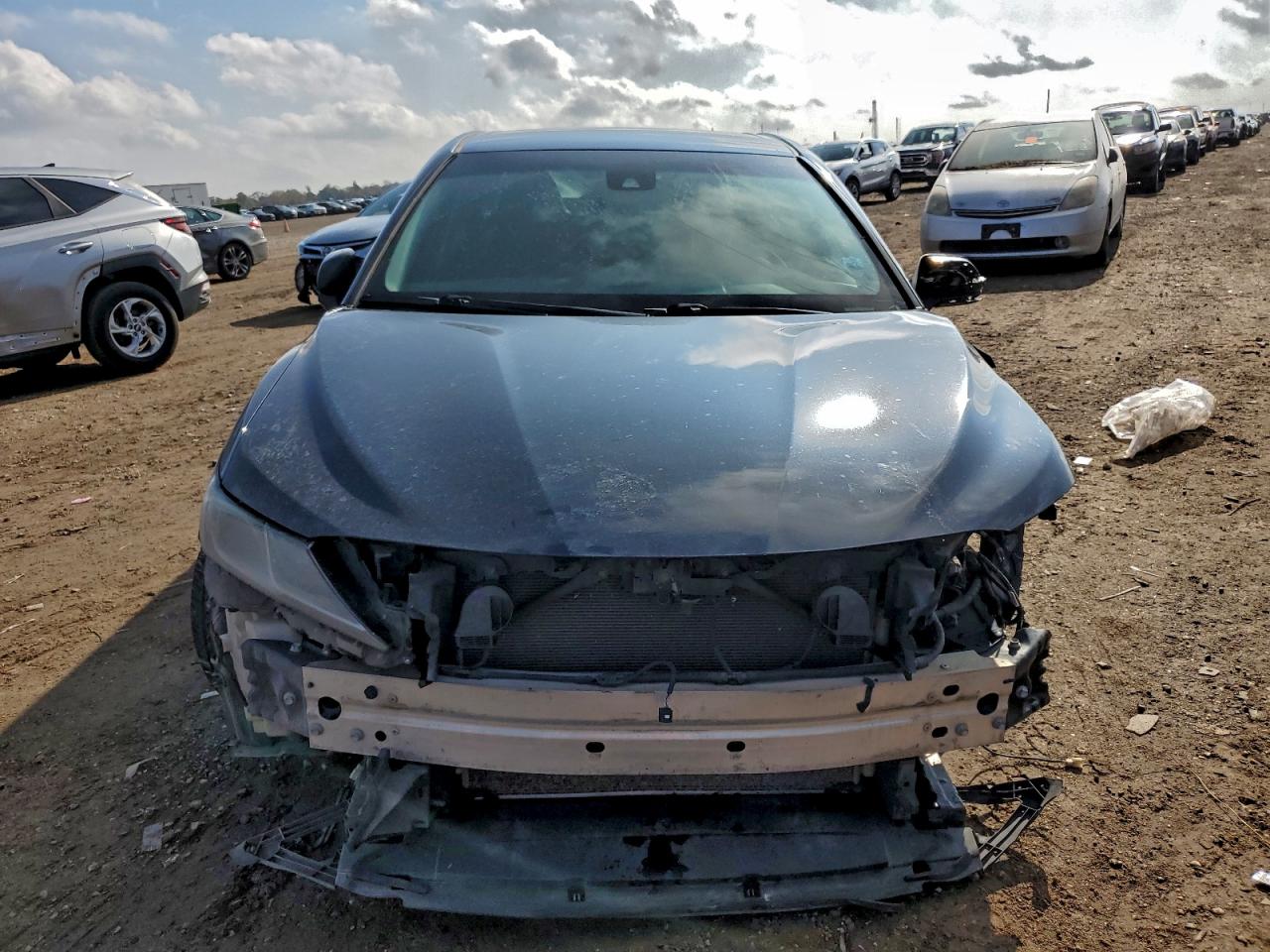 2019 TOYOTA CAMRY L photo 9