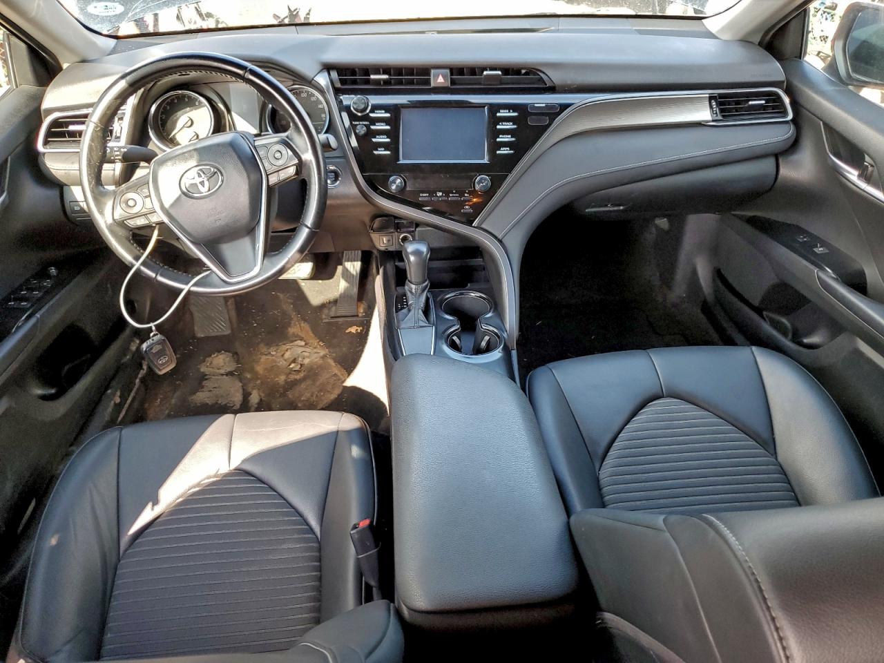 2019 TOYOTA CAMRY L photo 15