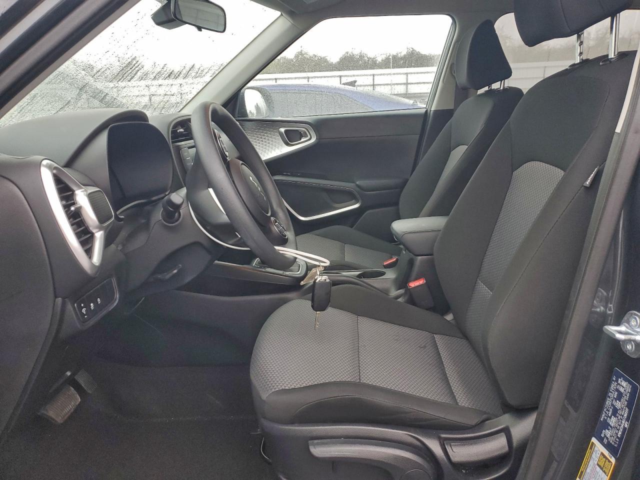2025 KIA SOUL LX photo 7