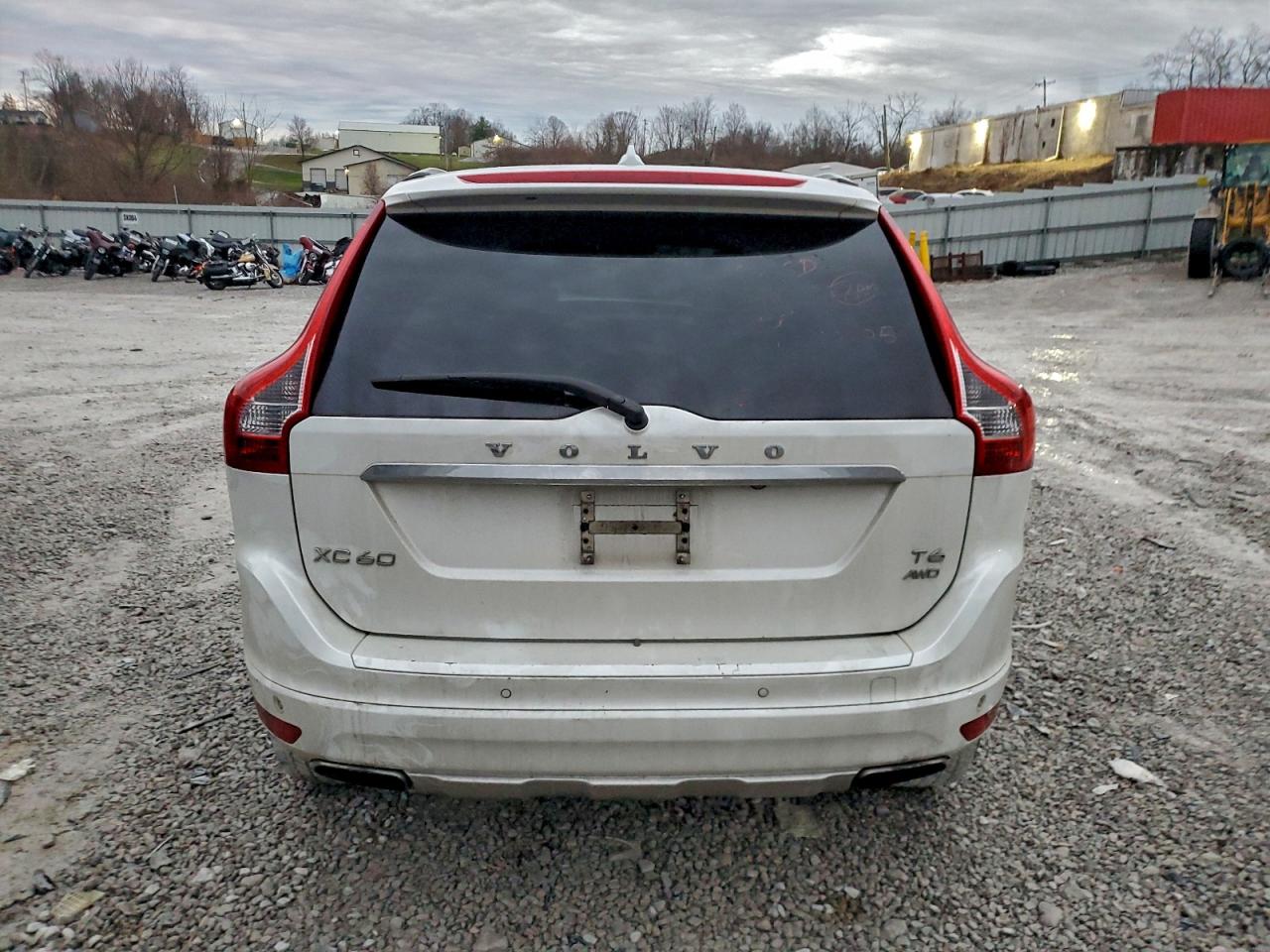 2015 VOLVO XC60 T6 PLATINUM photo 6