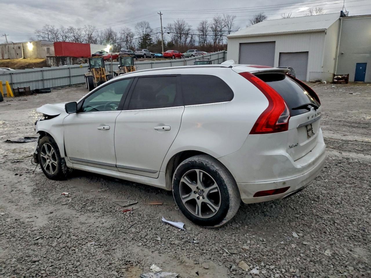2015 VOLVO XC60 T6 PLATINUM photo 2