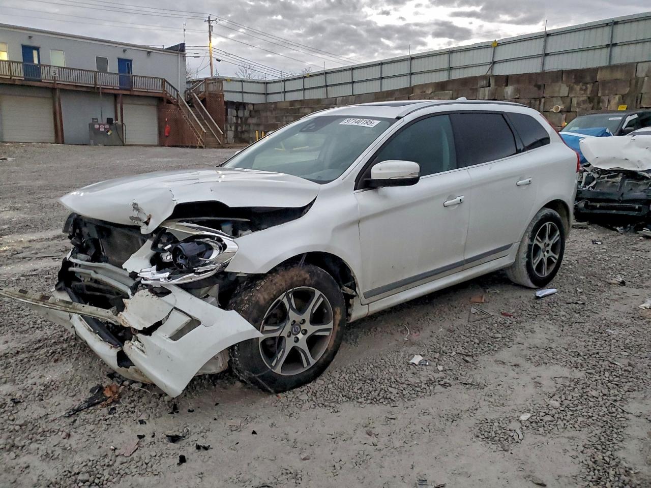 2015 VOLVO XC60