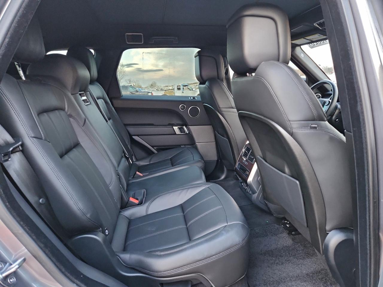 2020 LAND ROVER RANGE ROVER SPORT SE photo 11