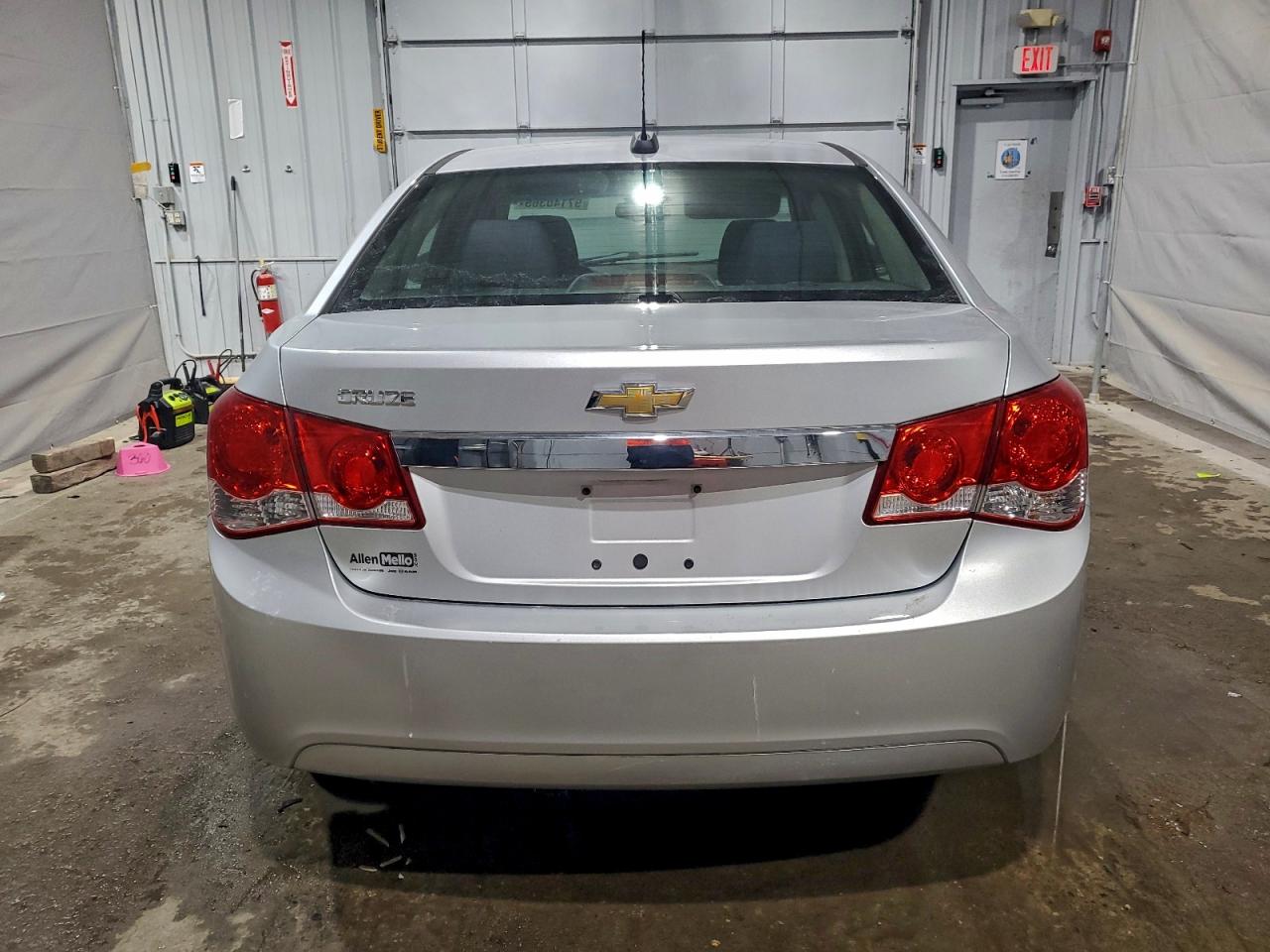 2015 CHEVROLET CRUZE L photo 6