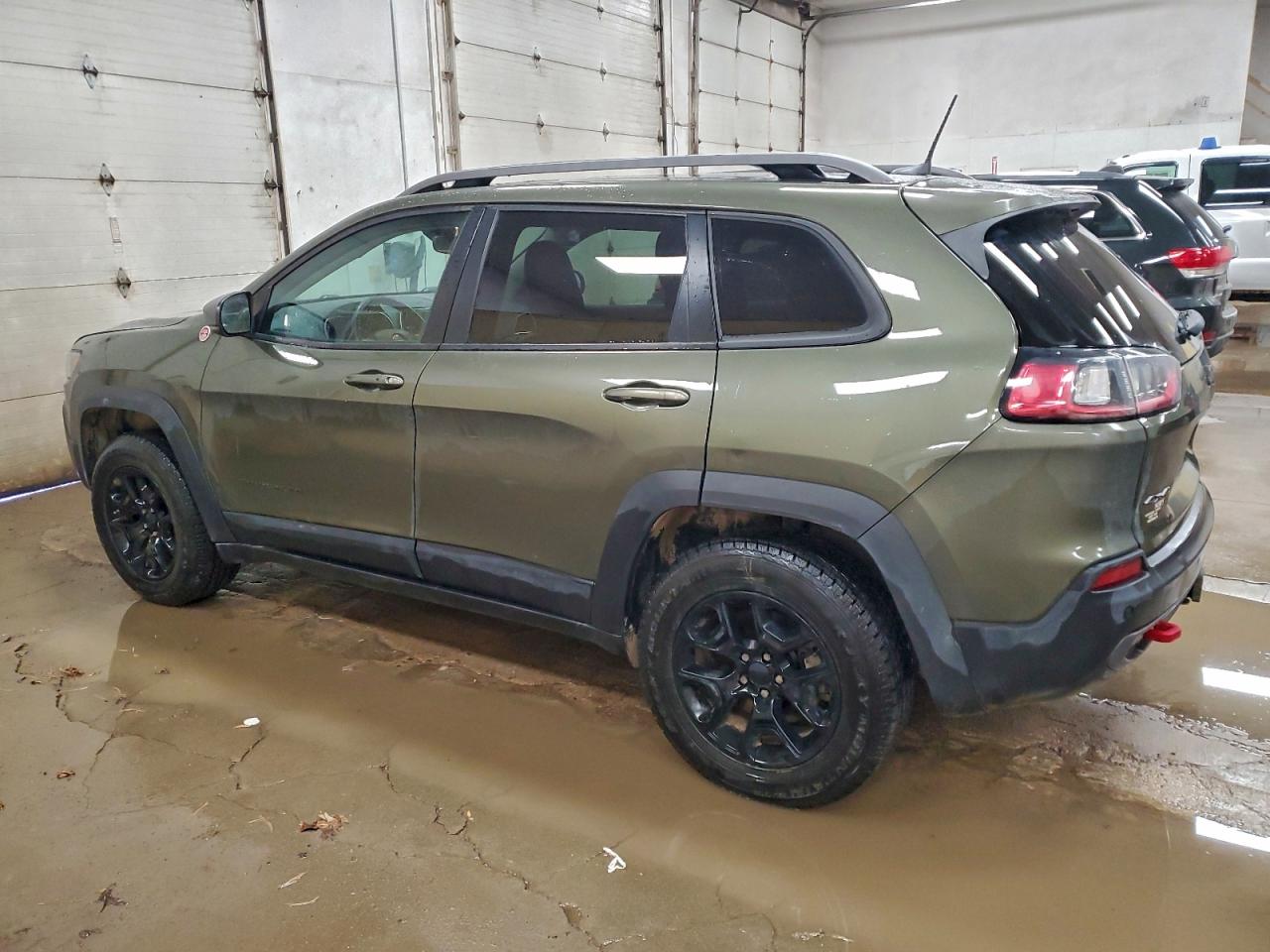 2019 JEEP CHEROKEE TRAILHAWK photo 2