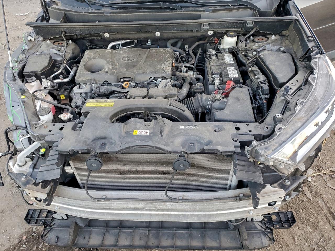 2021 TOYOTA RAV4 XLE photo 12