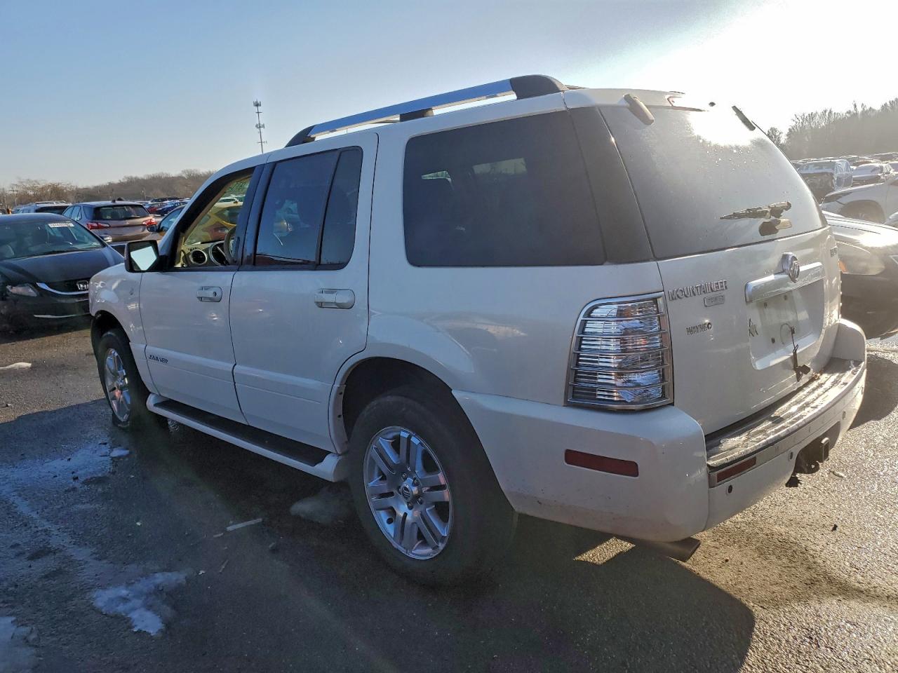 2008 MERCURY MOUNTAINEER PREMIER photo 2
