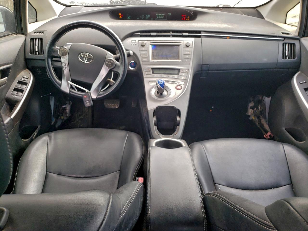 2015 TOYOTA PRIUS photo 29