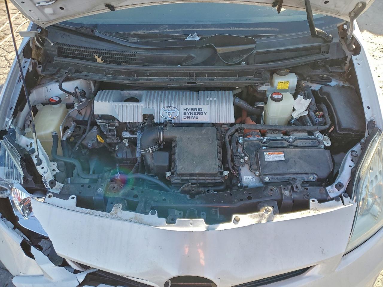 2015 TOYOTA PRIUS photo 41
