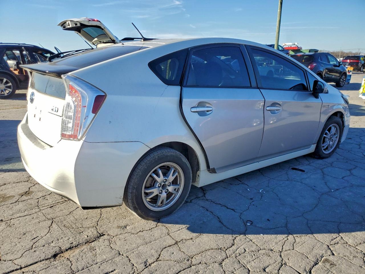 2015 TOYOTA PRIUS photo 9