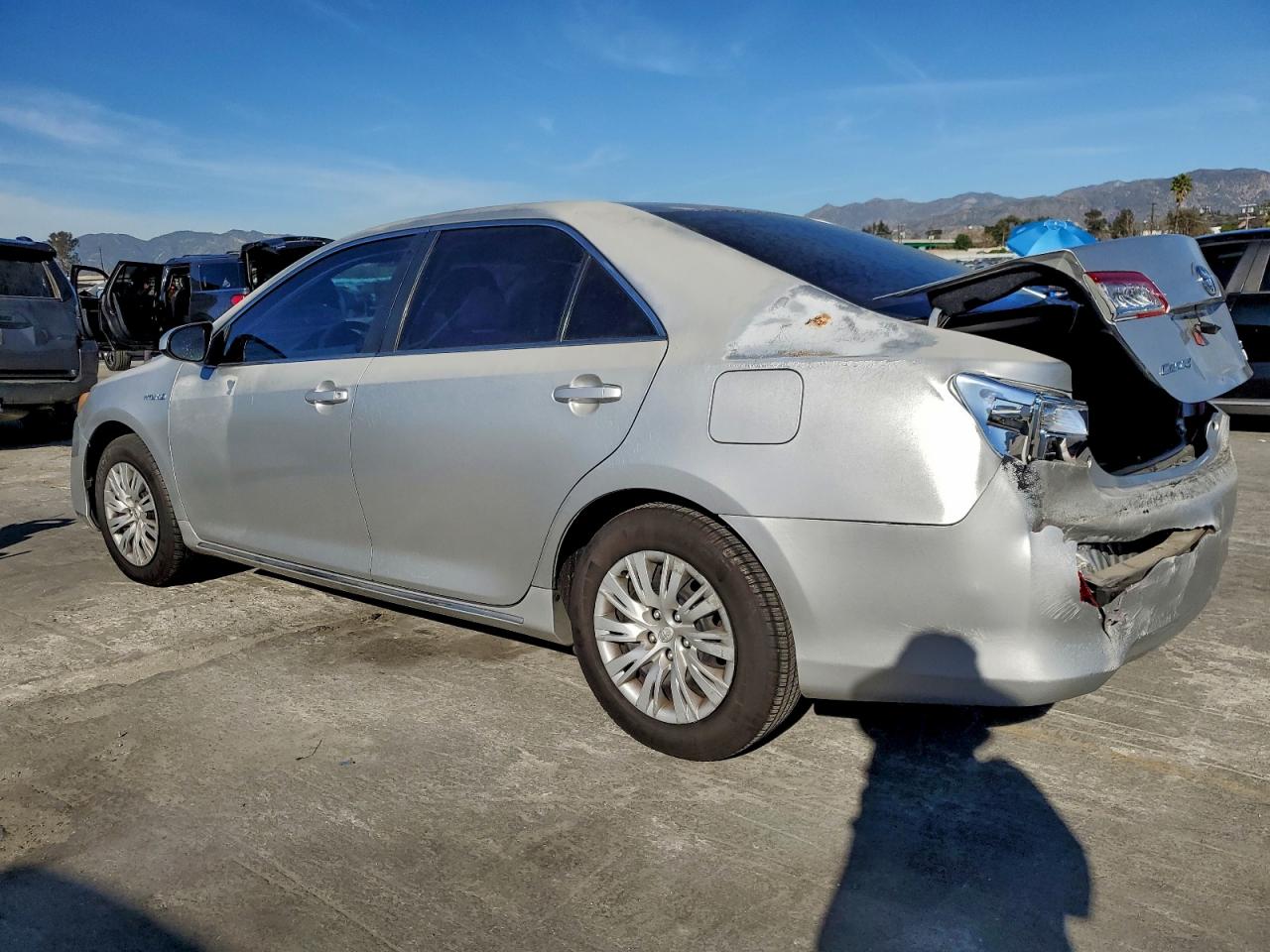 2013 TOYOTA CAMRY HYBRID photo 3