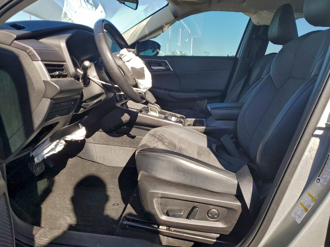 2024 MITSUBISHI OUTLANDER SE photo 7