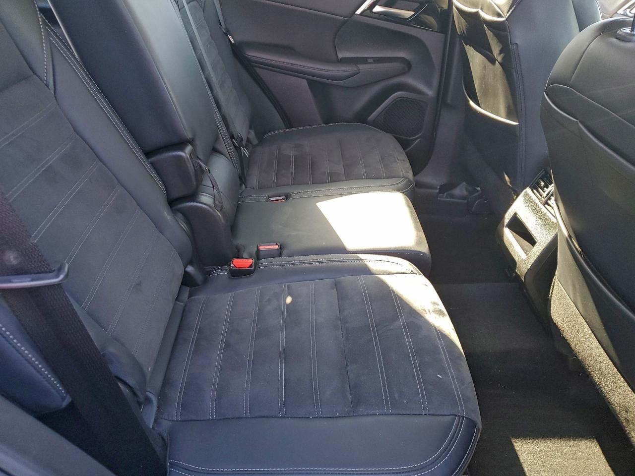 2024 MITSUBISHI OUTLANDER SE photo 11
