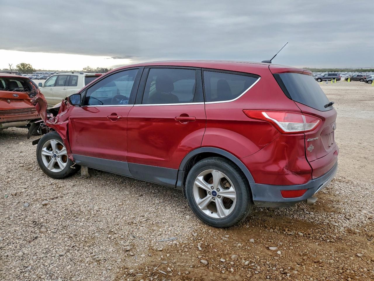 2016 FORD ESCAPE SE photo 2