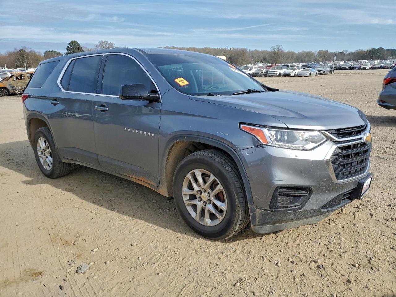 2019 CHEVROLET TRAVERSE LS photo 4