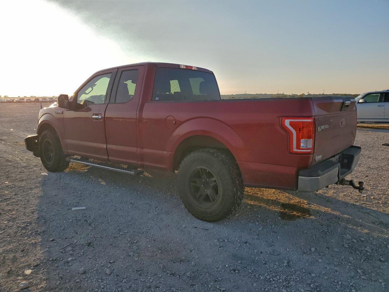 2015 FORD F150 SUPER CAB photo 2